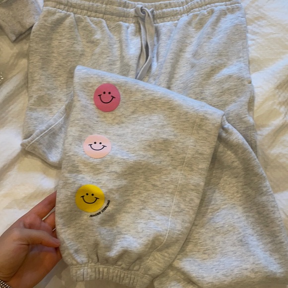 Smiley sweats size small Frazier sterling - Picture 2 of 5